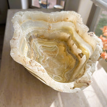Load image into Gallery viewer, Handmade Onyx Bowl Honey
