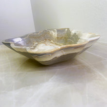 Load image into Gallery viewer, Onyx Bowl | Beautiful Onyx Bowl Centerpiece. BM06
