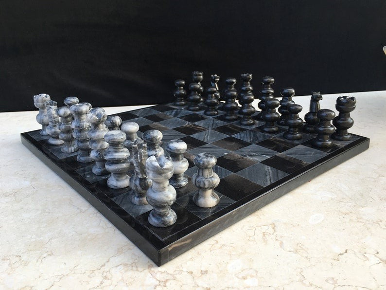 Light Grey & Black English Chess Set