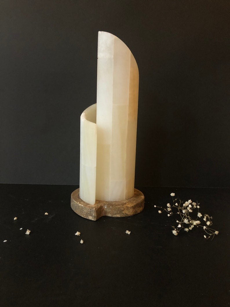 Elegant Spiral Onyx Table Lamp